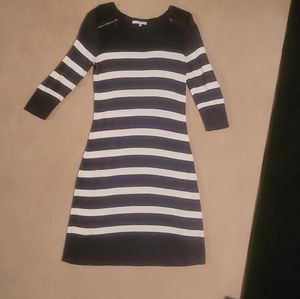 STUDIO ONE NEW YORK GRAY AND WHITE SWEATER DRESS SIZE Large (MSRP $72.00)